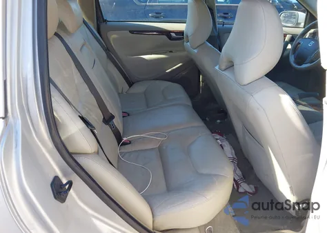 2005 Volvo V70 2.4 from USA, damaged, VIN YV1SW612252521219